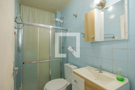 Banheiro de kitnet/studio à venda com 1 quarto, 32m² em Vila Ipiranga, Porto Alegre