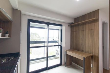 Sala/Cozinha de apartamento para alugar com 1 quarto, 24m² em Novo Mundo, Curitiba