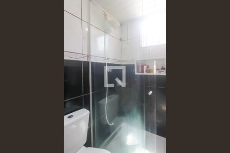 Casa à venda com 95m², 3 quartos e 2 vagas Casa à venda com 95m², 3 quartos e 2 vagasBanheiro social