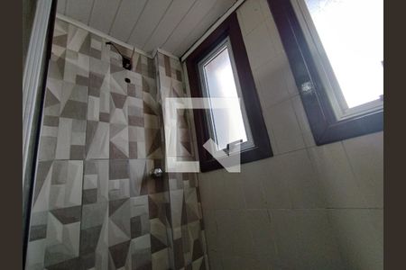 Banheiro de kitnet/studio para alugar com 1 quarto, 29m² em Centro, São Leopoldo