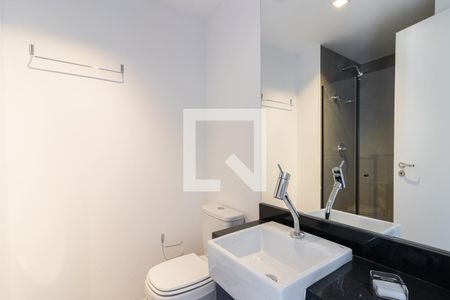 Banheiro de kitnet/studio para alugar com 1 quarto, 22m² em Indianópolis, São Paulo