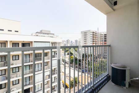 Varanda de kitnet/studio para alugar com 1 quarto, 22m² em Indianópolis, São Paulo