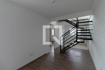 Sala de apartamento para alugar com 2 quartos, 104m² em Arvoredo, Contagem