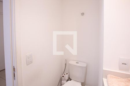 lavabo de apartamento para alugar com 3 quartos, 100m² em Parque Industrial Tomas Edson, São Paulo