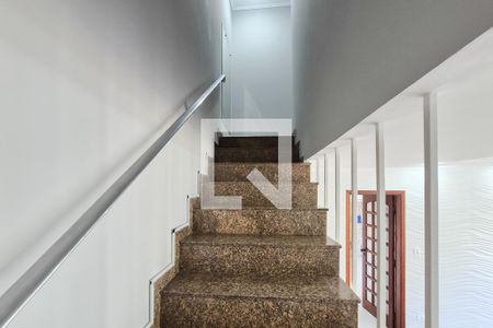 Corredor de casa à venda com 6 quartos, 200m² em Parque Sao Diogo, São Bernardo do Campo