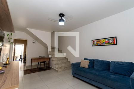 Sala de casa à venda com 3 quartos, 120m² em Jardim Santa Mena, Guarulhos