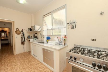 Apartamento à venda com 320m², 5 quartos e 3 vagas Apartamento à venda com 320m², 5 quartos e 3 vagasCozinha