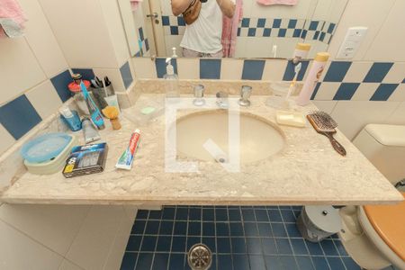 Apartamento à venda com 320m², 5 quartos e 3 vagas Apartamento à venda com 320m², 5 quartos e 3 vagasBanheiro 2