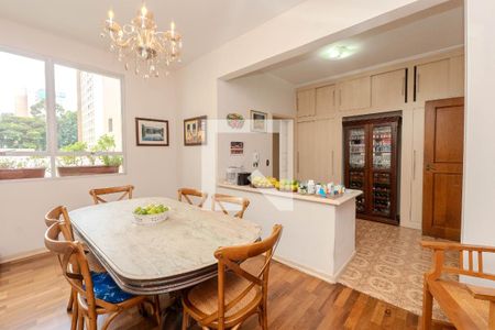 Apartamento à venda com 320m², 5 quartos e 3 vagas Apartamento à venda com 320m², 5 quartos e 3 vagasCozinha