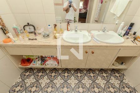 Apartamento à venda com 320m², 5 quartos e 3 vagas Apartamento à venda com 320m², 5 quartos e 3 vagasBanheiro da Suíte 1