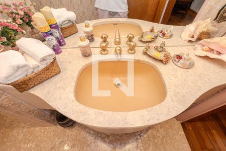 Apartamento à venda com 320m², 5 quartos e 3 vagas Apartamento à venda com 320m², 5 quartos e 3 vagasLavabo