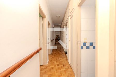 Apartamento à venda com 320m², 5 quartos e 3 vagas Apartamento à venda com 320m², 5 quartos e 3 vagasCorredor