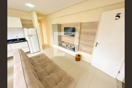 Sala  de apartamento para alugar com 1 quarto, 52m² em Jurerê, Florianópolis