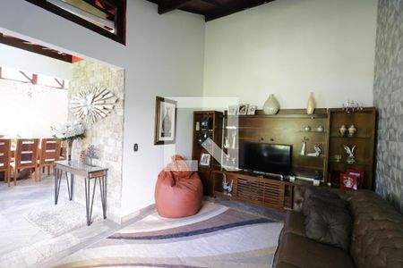 Sala de casa à venda com 3 quartos, 160m² em Pitangueiras, Rio de Janeiro