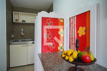 Sala - Cozinha de casa de condomínio para alugar com 1 quarto, 25m² em Rio Tavares, Florianópolis