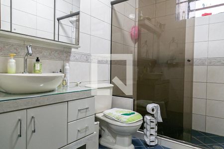 Banheiro de apartamento à venda com 3 quartos, 70m² em Petrópolis, Porto Alegre