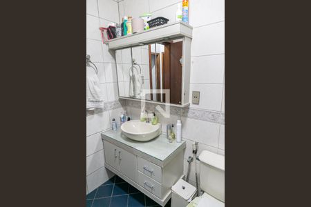 Banheiro de apartamento à venda com 3 quartos, 70m² em Petrópolis, Porto Alegre