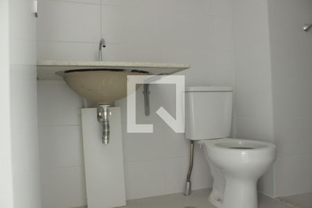 Banheiro de kitnet/studio à venda com 1 quarto, 27m² em Pinheiros, São Paulo