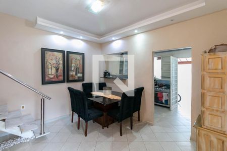 Sala de casa à venda com 4 quartos, 160m² em Estoril, Belo Horizonte