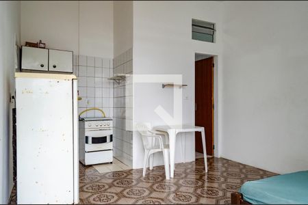 Sala/Cozinha  de kitnet/studio para alugar com 1 quarto, 29m² em Trindade, Florianópolis