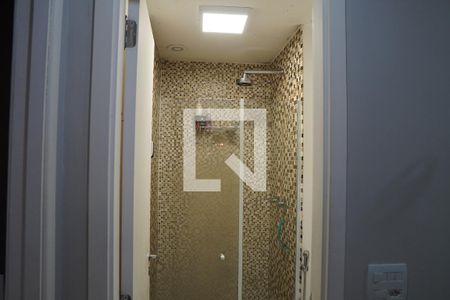 Banheiro de kitnet/studio para alugar com 1 quarto, 38m² em Vila Andrade, São Paulo