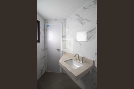 Banheiro  de kitnet/studio à venda com 1 quarto, 41m² em Petrópolis, Porto Alegre