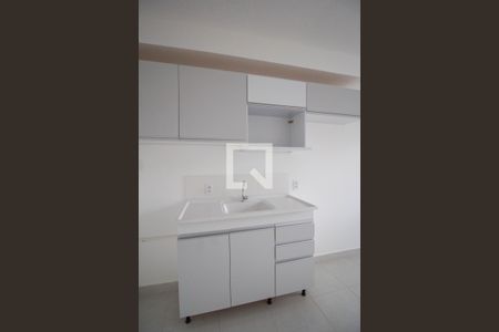 Sala/Cozinha de apartamento para alugar com 2 quartos, 33m² em Piqueri, São Paulo