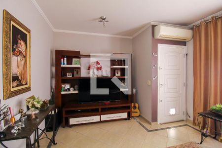 Sala de casa à venda com 3 quartos, 250m² em Vila Regente Feijó, São Paulo