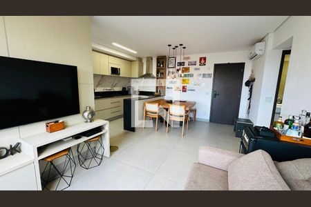 Sala de kitnet/studio para alugar com 2 quartos, 69m² em Setor Bueno, Goiânia