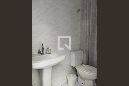 Casa à venda com 360m², 4 quartos e 4 vagas Casa à venda com 360m², 4 quartos e 4 vagasBanheiro da Área de Serviço