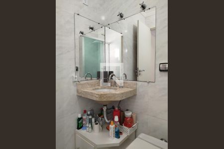 Casa à venda com 360m², 4 quartos e 4 vagas Casa à venda com 360m², 4 quartos e 4 vagasSuíte 2