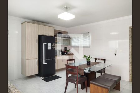 Casa à venda com 360m², 4 quartos e 4 vagas Casa à venda com 360m², 4 quartos e 4 vagasCozinha