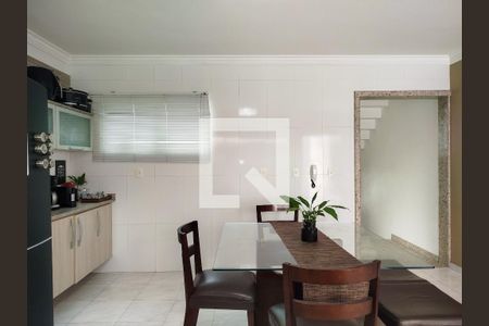 Casa à venda com 360m², 4 quartos e 4 vagas Casa à venda com 360m², 4 quartos e 4 vagasCozinha