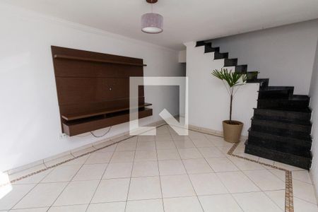 Sala de casa à venda com 3 quartos, 150m² em Vila Nhocuné, São Paulo