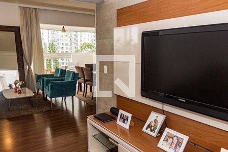 Sala de TV de apartamento à venda com 4 quartos, 190m² em Vila Sofia, São Paulo
