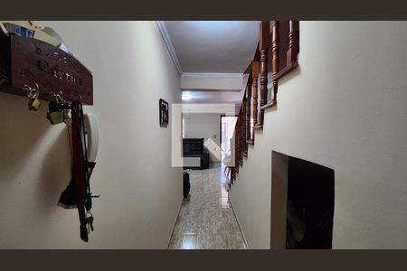 Corredor de casa à venda com 3 quartos, 220m² em Parque Almerinda Pereira Chaves, Jundiaí