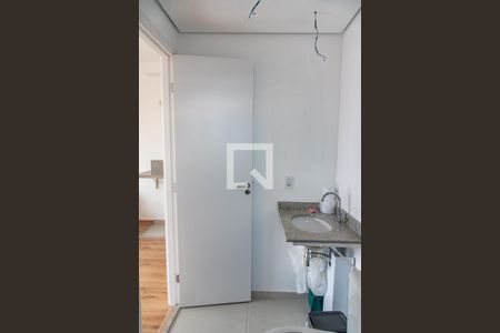 Banheiro de kitnet/studio para alugar com 1 quarto, 27m² em Ipiranga, São Paulo