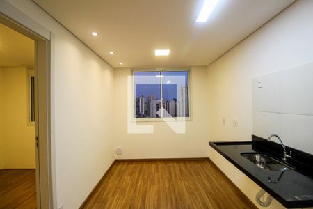 Sala/Cozinha de apartamento para alugar com 1 quarto, 42m² em Vila Prudente, São Paulo