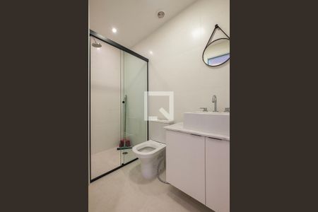 Banheiro de kitnet/studio para alugar com 1 quarto, 25m² em Paraíso, São Paulo