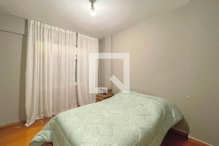 Quarto 1 de apartamento para alugar com 3 quartos, 90m² em Santa Maria Goretti, Porto Alegre