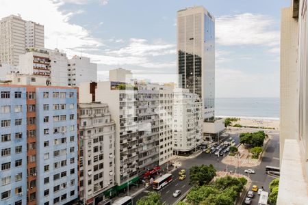Vista Sala de apartamento à venda com 2 quartos, 68m² em Copacabana, Rio de Janeiro