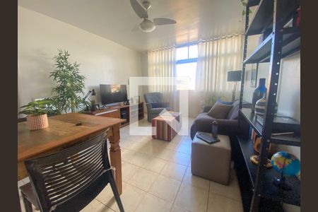 Sala de apartamento à venda com 2 quartos, 70m² em Centro, Niterói