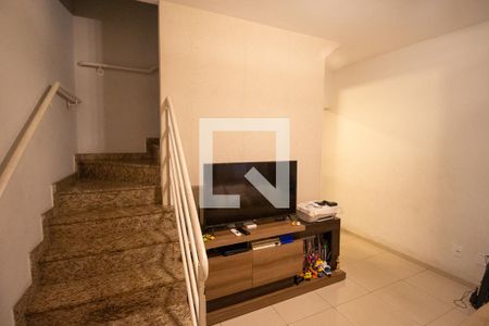 Sala de casa de condomínio à venda com 2 quartos, 61m² em Itaquera, São Paulo
