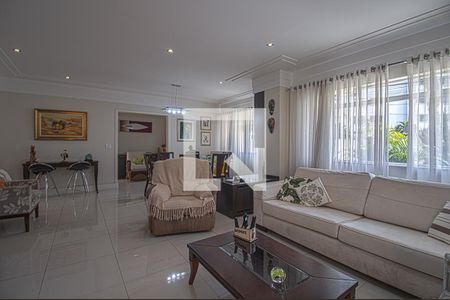 Sala de casa à venda com 4 quartos, 225m² em Vila Brasílio Machado, São Paulo