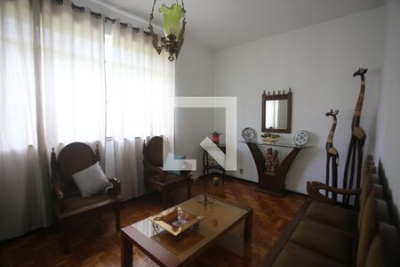 Sala de casa à venda com 3 quartos, 240m² em Padre Eustáquio, Belo Horizonte