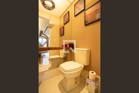Banheiro  de apartamento para alugar com 2 quartos, 84m² em Auxiliadora, Porto Alegre