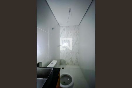 Banheiro de kitnet/studio para alugar com 1 quarto, 25m² em Vila Invernada, São Paulo