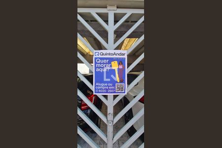 Casa à venda com 200m², 3 quartos e 2 vagas Casa à venda com 200m², 3 quartos e 2 vagasPlaquinaha