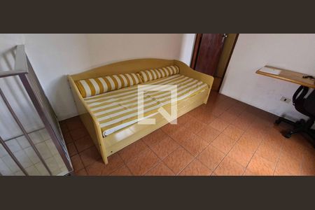 Casa à venda com 200m², 3 quartos e 2 vagas Casa à venda com 200m², 3 quartos e 2 vagasQuarto