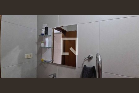 Casa à venda com 200m², 3 quartos e 2 vagas Casa à venda com 200m², 3 quartos e 2 vagasBanheiro 2